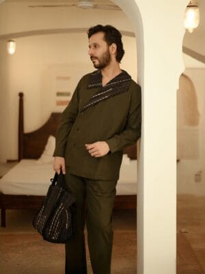 Upcycled Handwoven Arrow collar shirt - Green