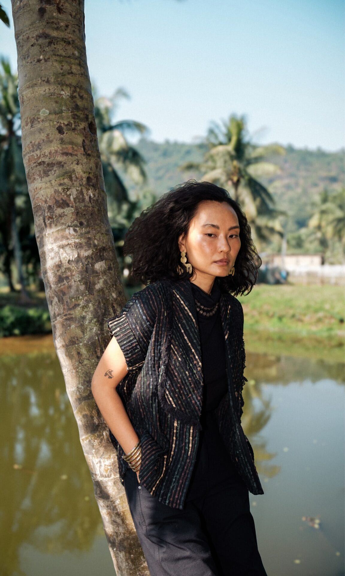 Handwoven Berlin Shawl Collar Top - Black Green