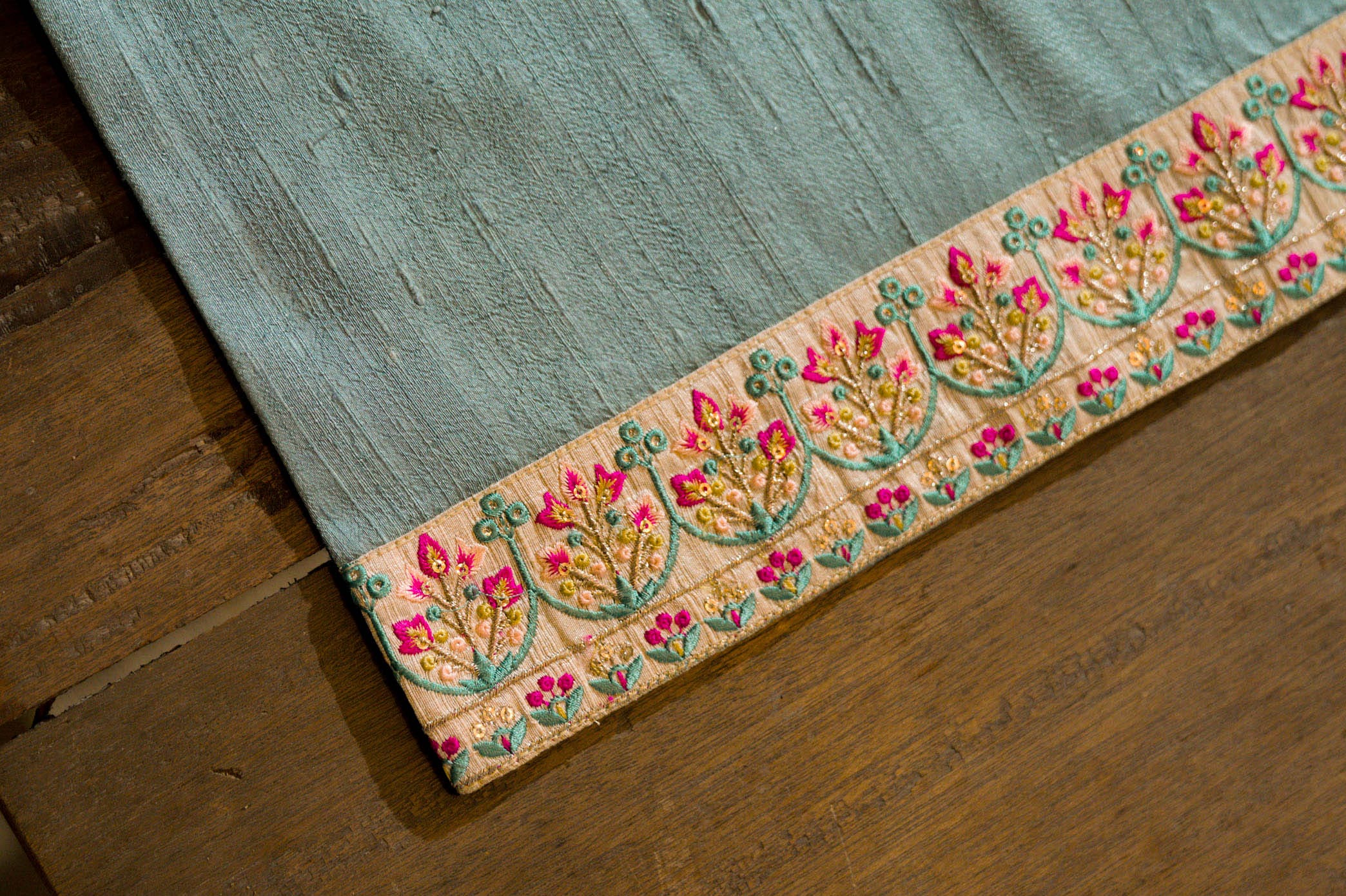 Nodus Handwoven Table Runner - Image 4