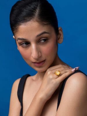 Pearly Golden Flower Ring