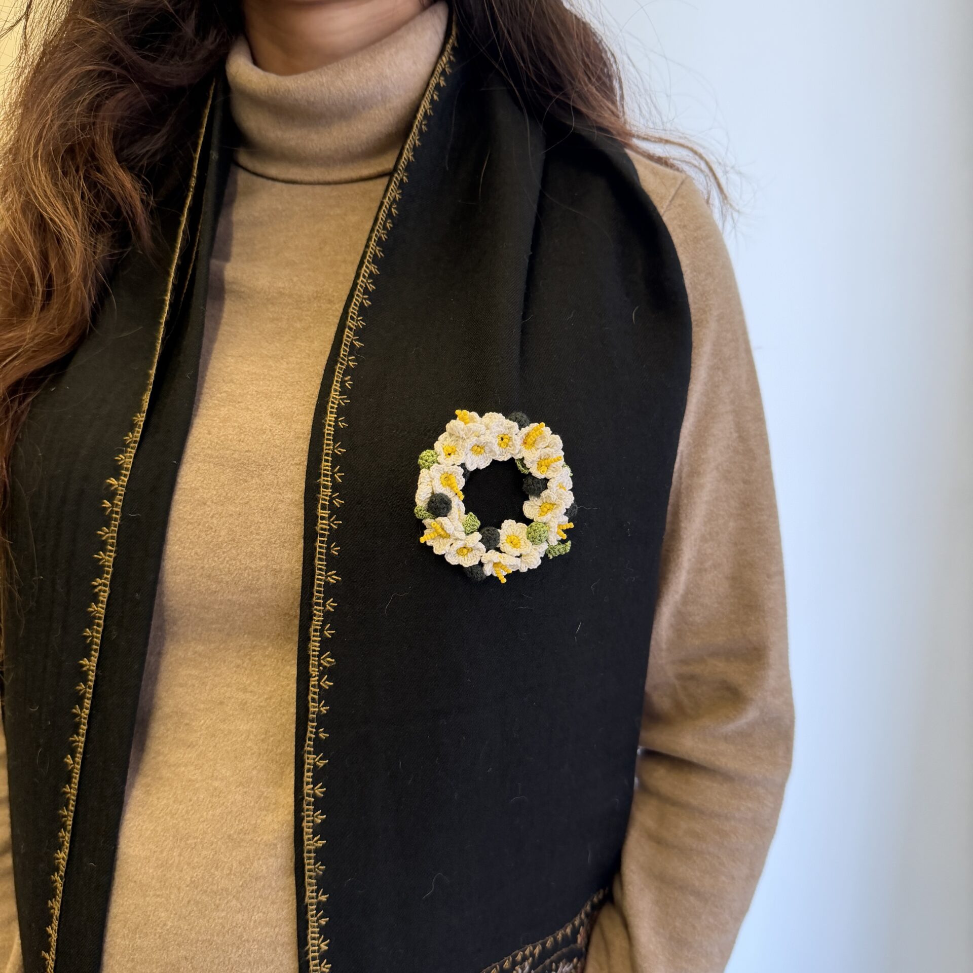 Safed Gul Brooch - Image 5