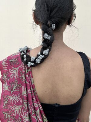 Silver flowers parandi