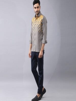 Abstract Placement printed shirt.
