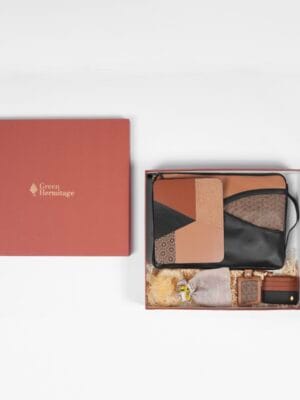 Green Hermitage Festive Gift Boxes Apple Leather, Banana Leather| Workday Wonders Gift Set | 1 Laptop Sleeve,1 Key chain,1 Mouse Pad,1 Card Wallet,Pack of 5 - Vegan Chocolate Bites,1 Urli Soy Wax Candle (Multicolour)