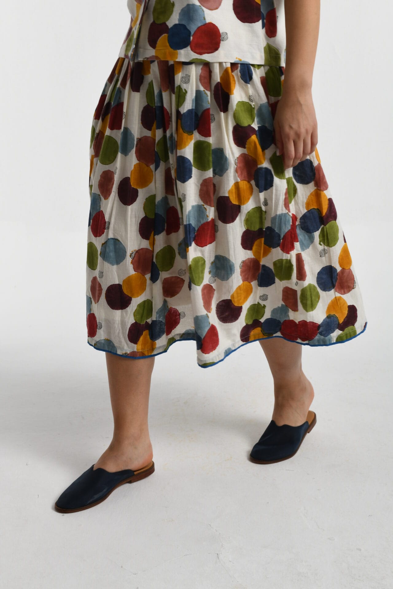 VOID POLKA PLEATED SKIRT - Image 5