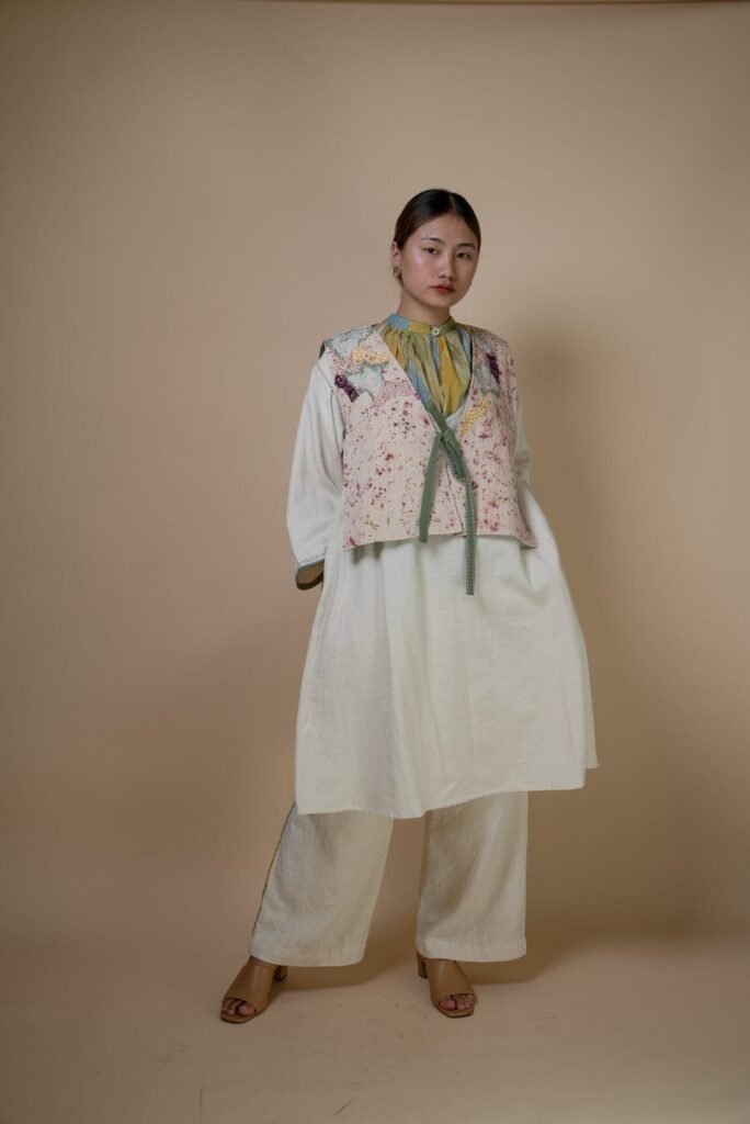 Meadows Unisex Reversible Bib