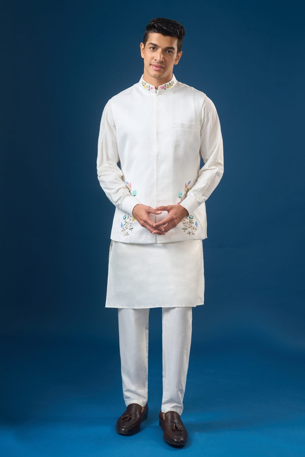 Off White Embroidered Kurta-Bundi S
