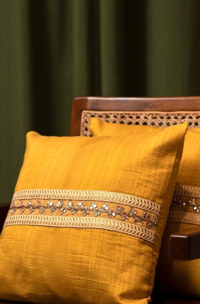 Badshah Handwoven Cushion – 1