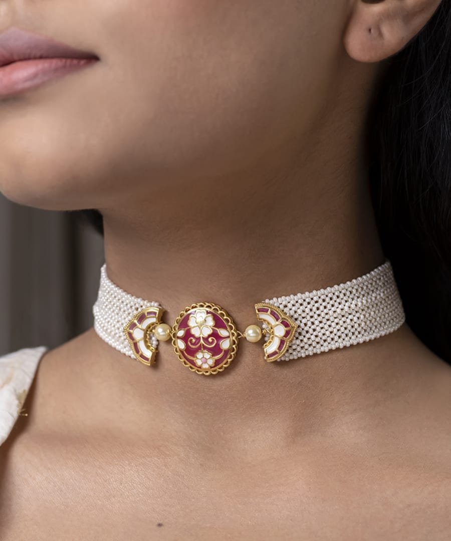 Gulaabi Meher Choker