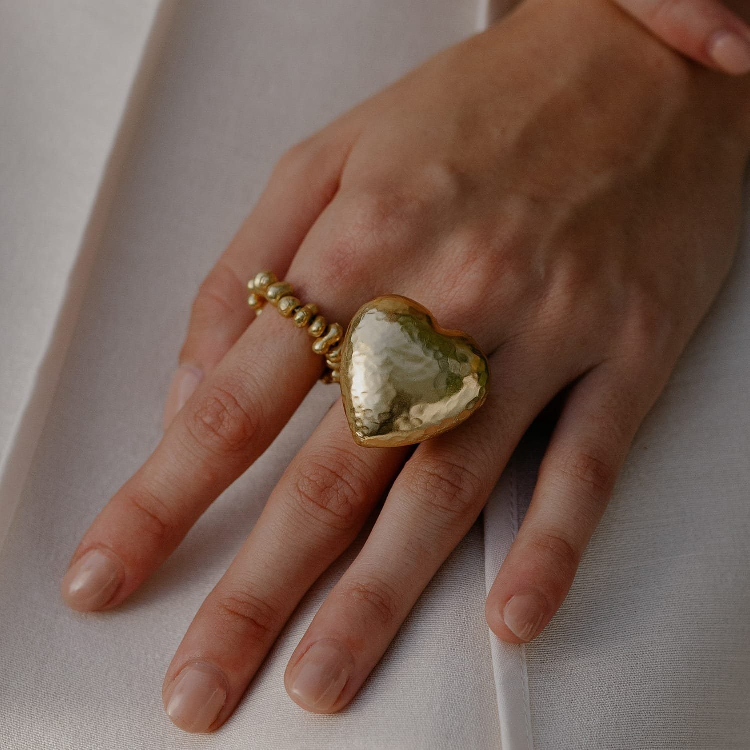 Gilded Concave Heart Ring – 22KT Go